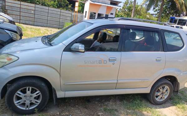 DAIHATSU  XENIA