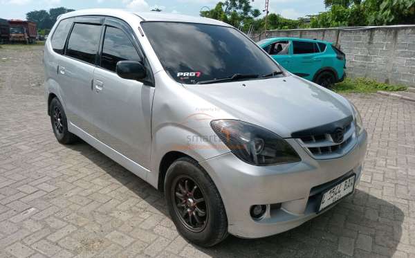 DAIHATSU XENIA