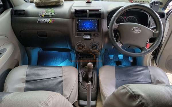 DAIHATSU XENIA
