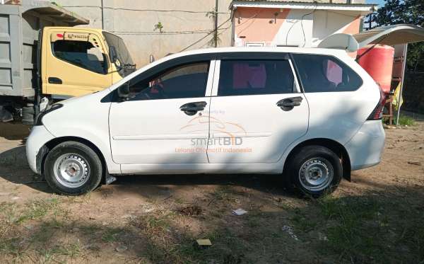 DAIHATSU  XENIA