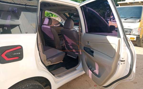 DAIHATSU  XENIA