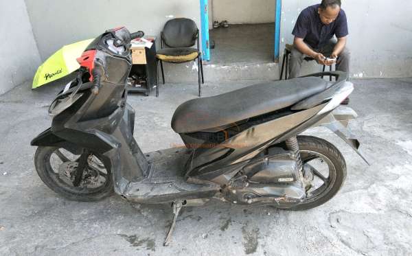 HONDA  BEAT