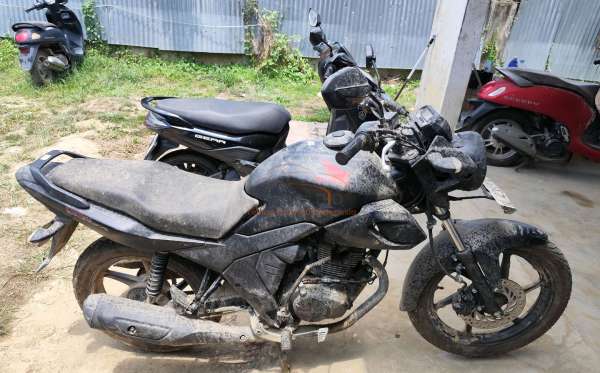 HONDA CB 150 Verza
