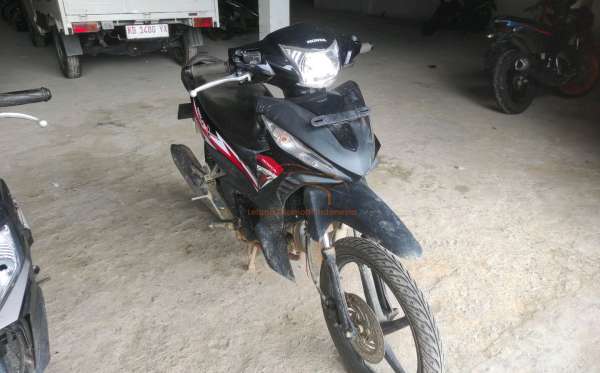 HONDA  REVO X
