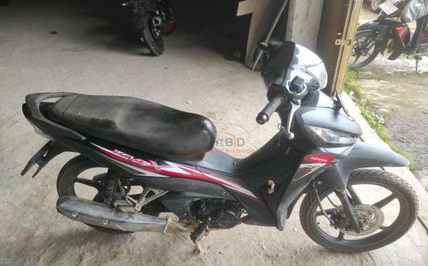 HONDA  REVO X