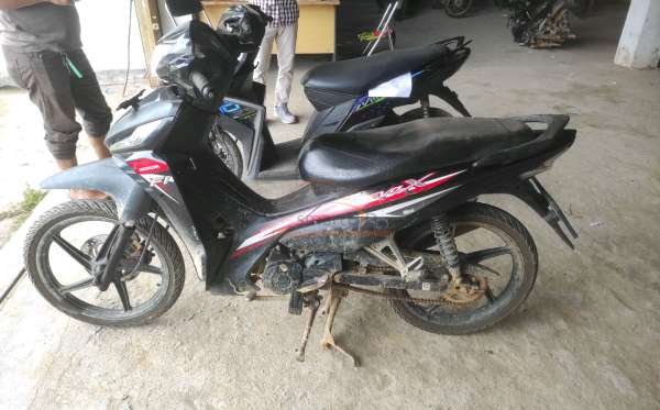 HONDA  REVO X