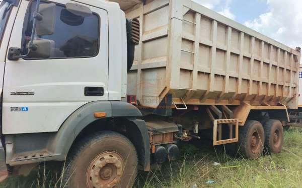 MERCEDES BENZ AXOR 2528 CH (6X4)