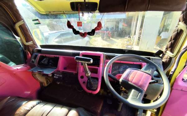 MITSUBISHI COLT
