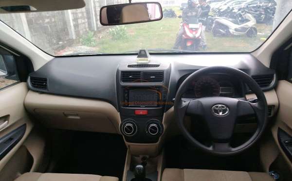 TOYOTA AVANZA 1.3 G