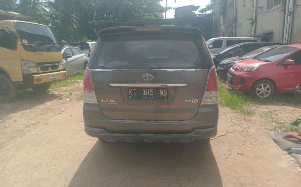 TOYOTA INNOVA