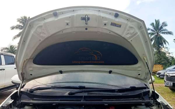 TOYOTA SIENTA 1.5V