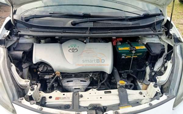 TOYOTA SIENTA 1.5V