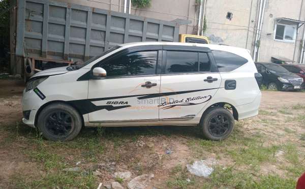 DAIHATSU  SIGRA  R