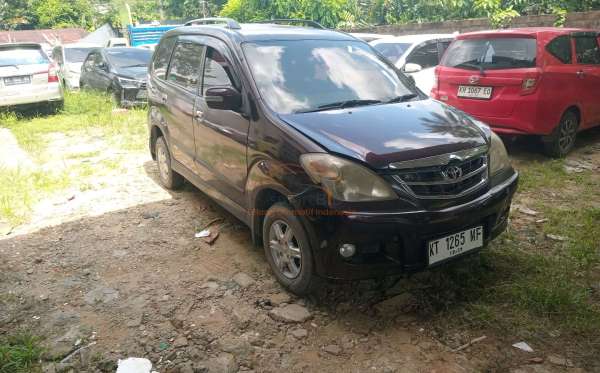 DAIHATSU XENIA