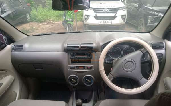 DAIHATSU XENIA