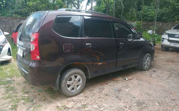 DAIHATSU XENIA