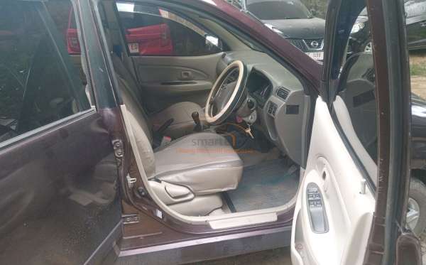 DAIHATSU XENIA
