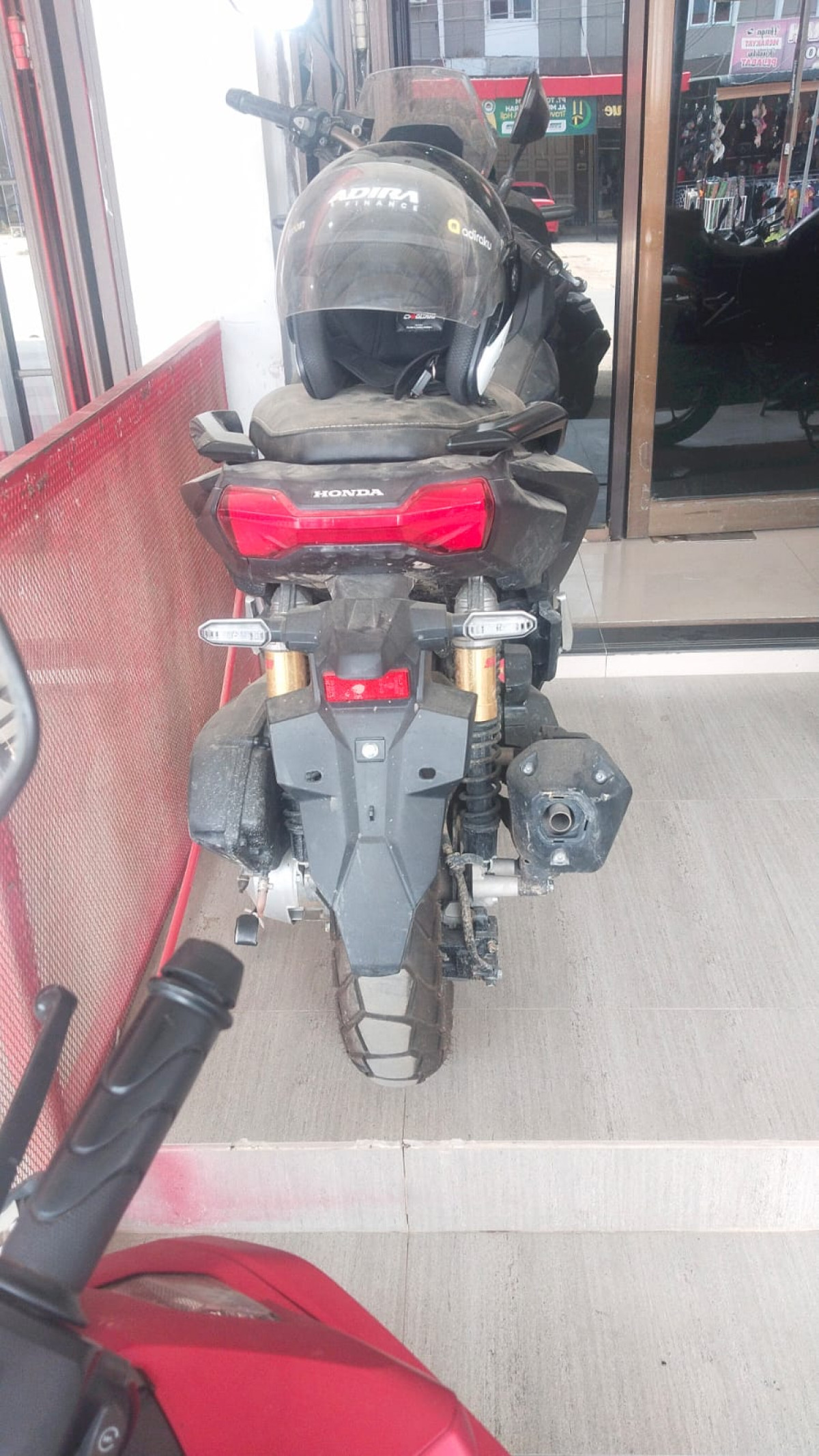 HONDA ADV