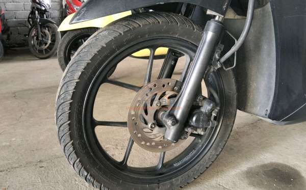 HONDA  GENIO