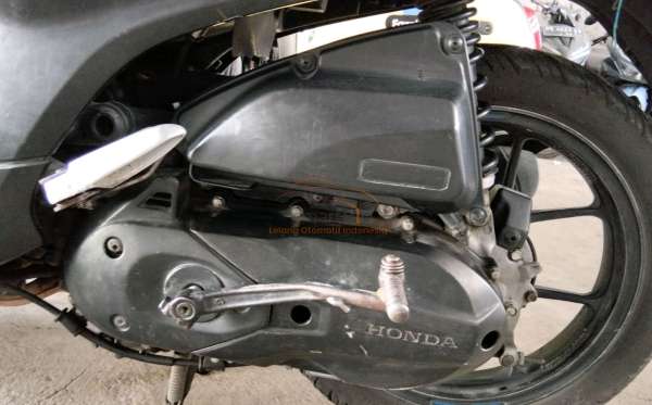 HONDA  GENIO