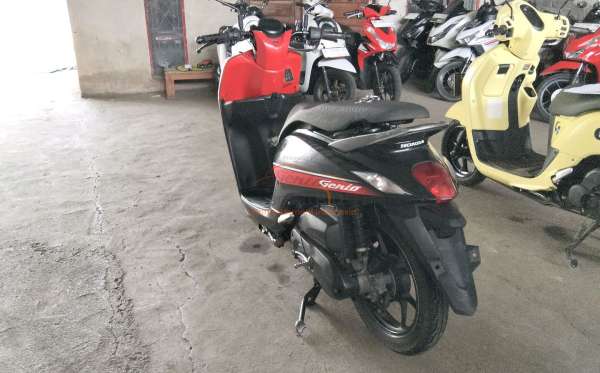HONDA  GENIO