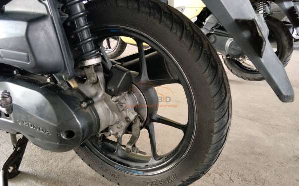 HONDA  GENIO