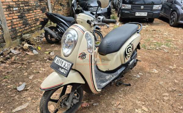 HONDA SCOOPY CW