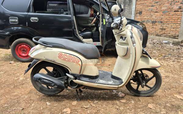 HONDA SCOOPY CW