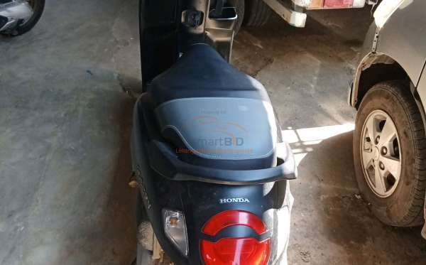 HONDA SCOOPY PRESTIGE