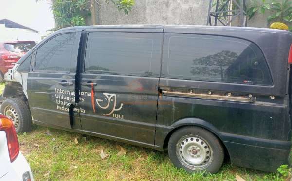 MERCEDES BENZ V350 AT (CBU)
