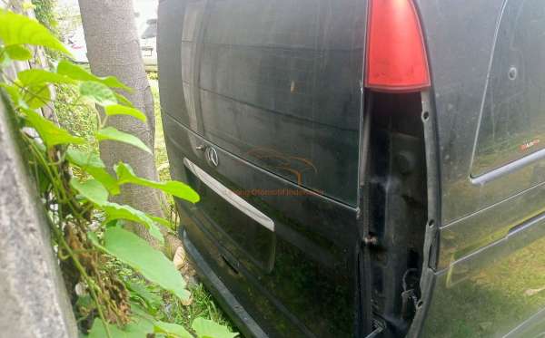 MERCEDES BENZ V350 AT (CBU)