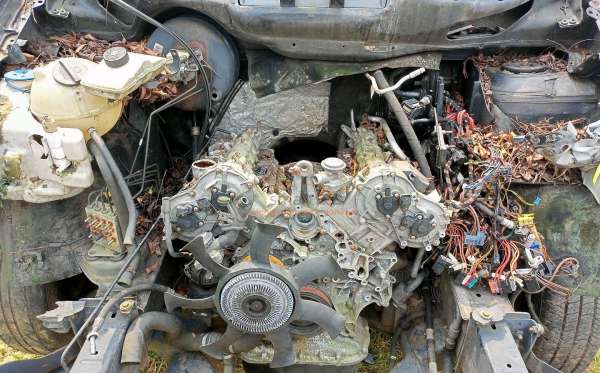 MERCEDES BENZ V350 AT (CBU)