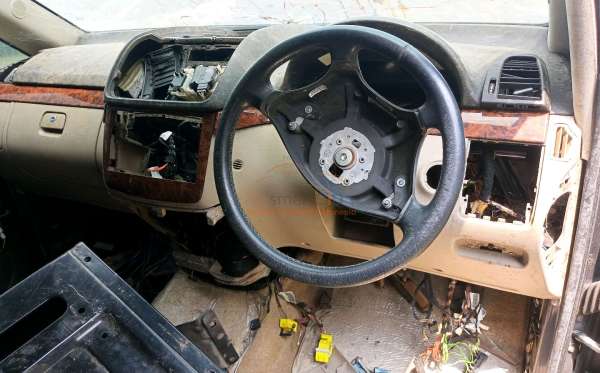 MERCEDES BENZ V350 AT (CBU)