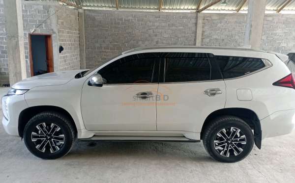 MITSUBISHI PAJERO SPORT 2.4L DAKAR-L (4X2)