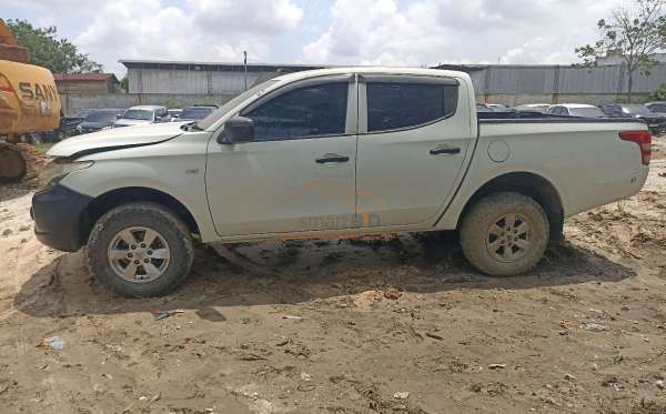 MITSUBISHI DC HDX 4X4