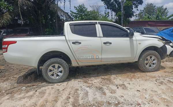 MITSUBISHI DC HDX 4X4