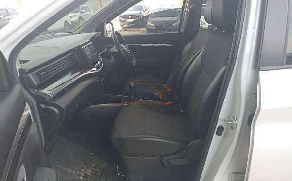 SUZUKI XL7