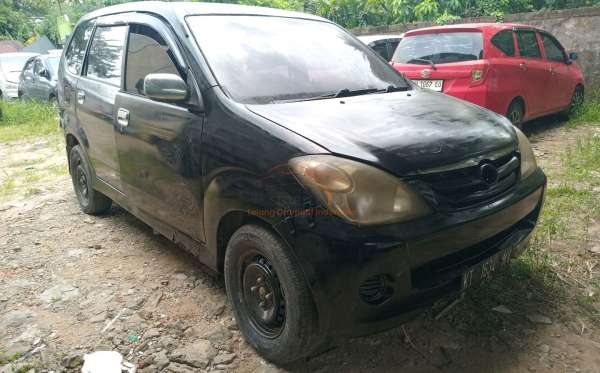 TOYOTA  AVANZA