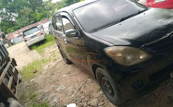 TOYOTA  AVANZA