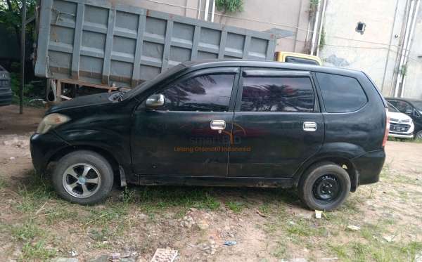 TOYOTA  AVANZA