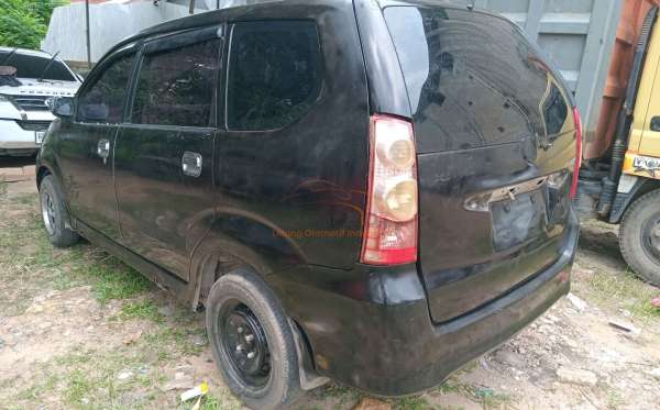 TOYOTA  AVANZA