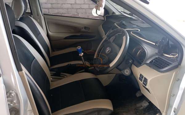 TOYOTA AVANZA 1.3 E