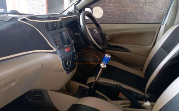 TOYOTA AVANZA 1.3 E
