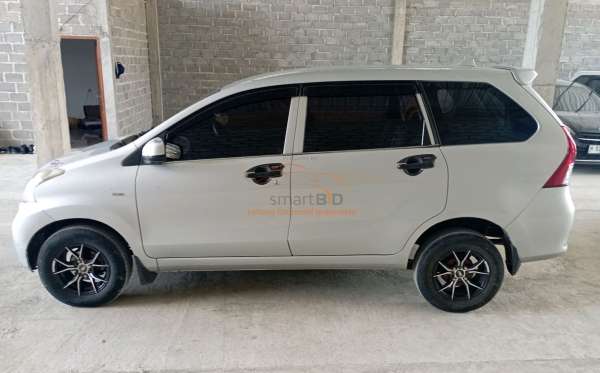 TOYOTA AVANZA 1.3 E