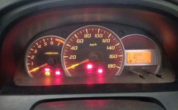 TOYOTA AVANZA 1.3 E