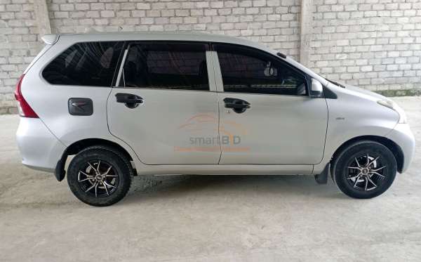 TOYOTA AVANZA 1.3 E