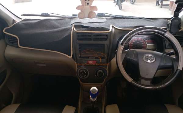 TOYOTA AVANZA 1.3 E
