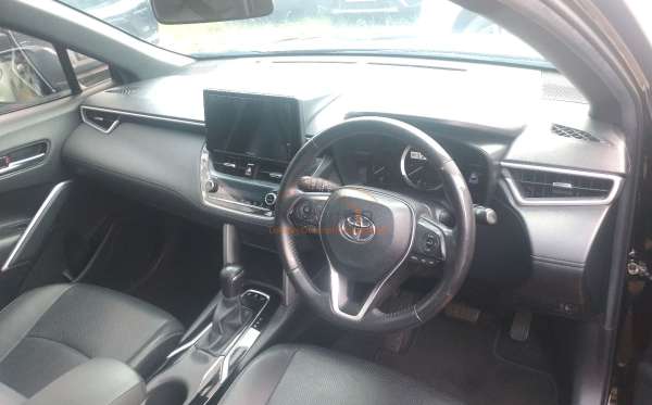 TOYOTA COROLLA CROSS HYBRID