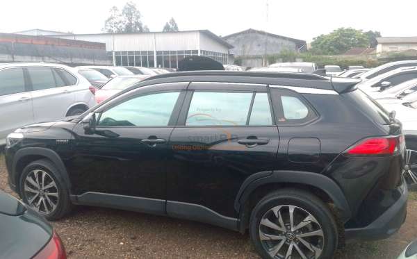 TOYOTA COROLLA CROSS HYBRID