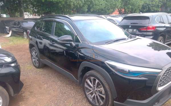 TOYOTA COROLLA CROSS HYBRID